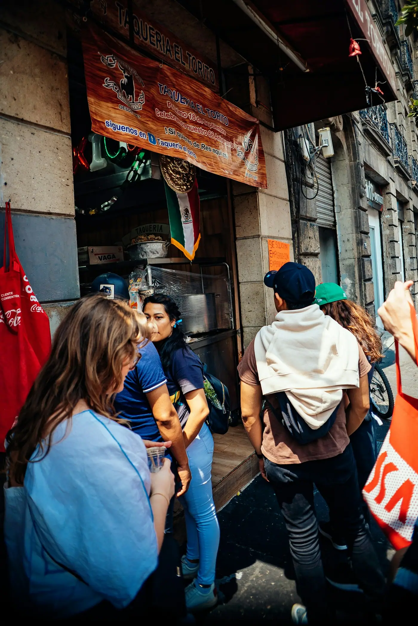 Mande, Perdón, and ¿Cómo?: How Politeness Really Sounds in Mexico
