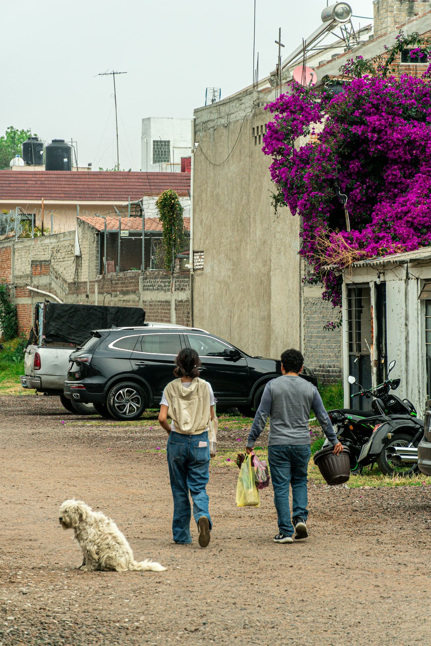 How Mexicans Say "Come Over" Without Actually Saying "Come Over"