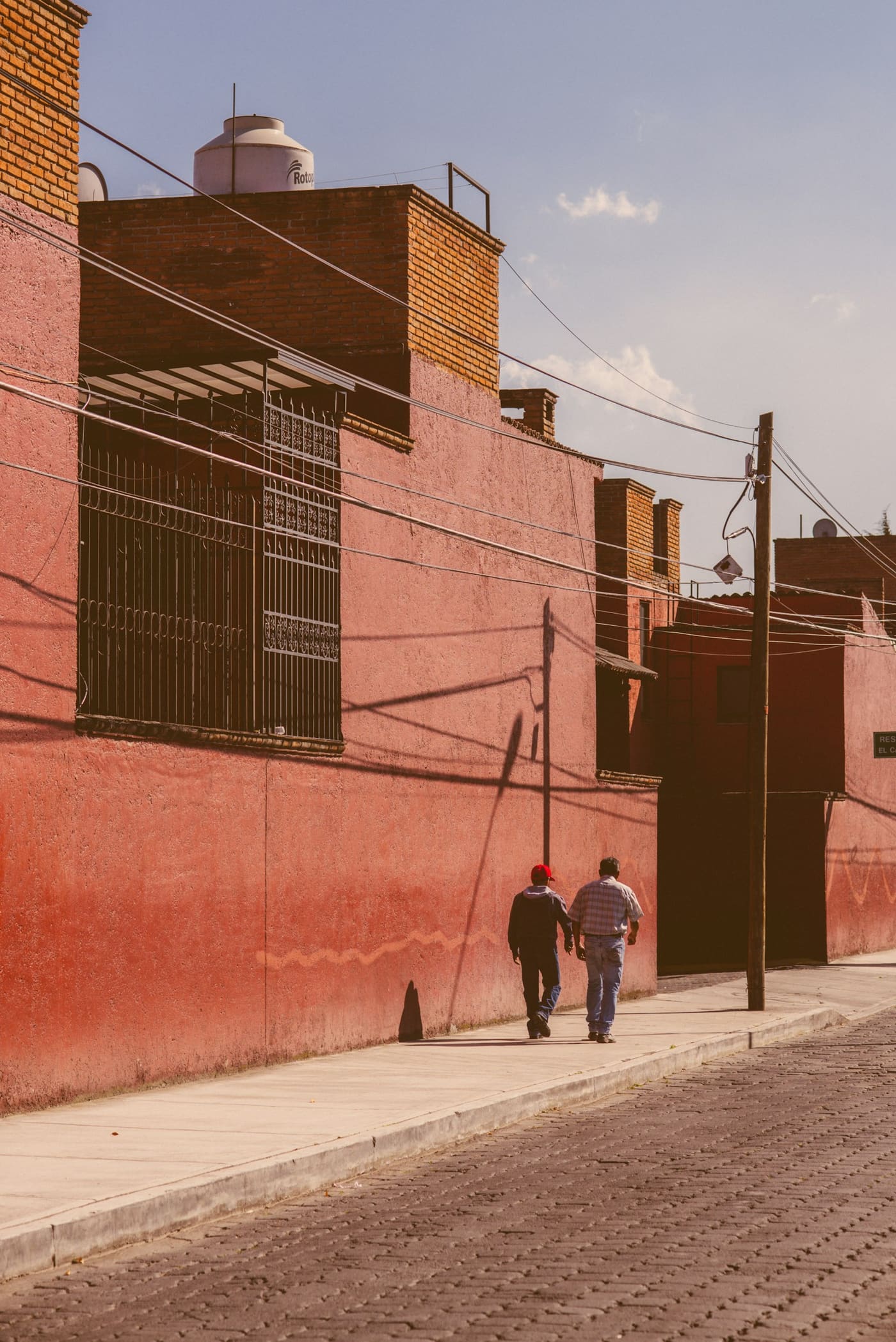 How to Flirt in Mexican Spanish Without Sounding Like You Googled Pickup Lines