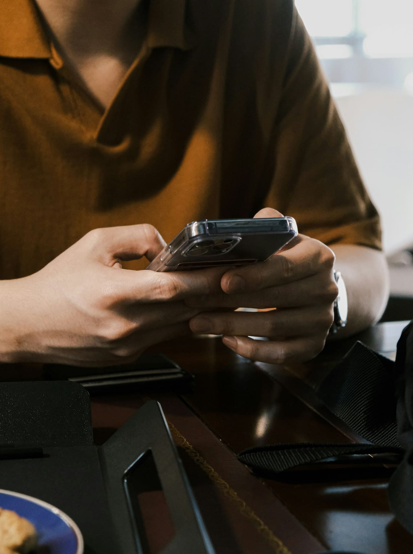 Left on Read in Mexico: What to Text, What to Think, and When to Chill